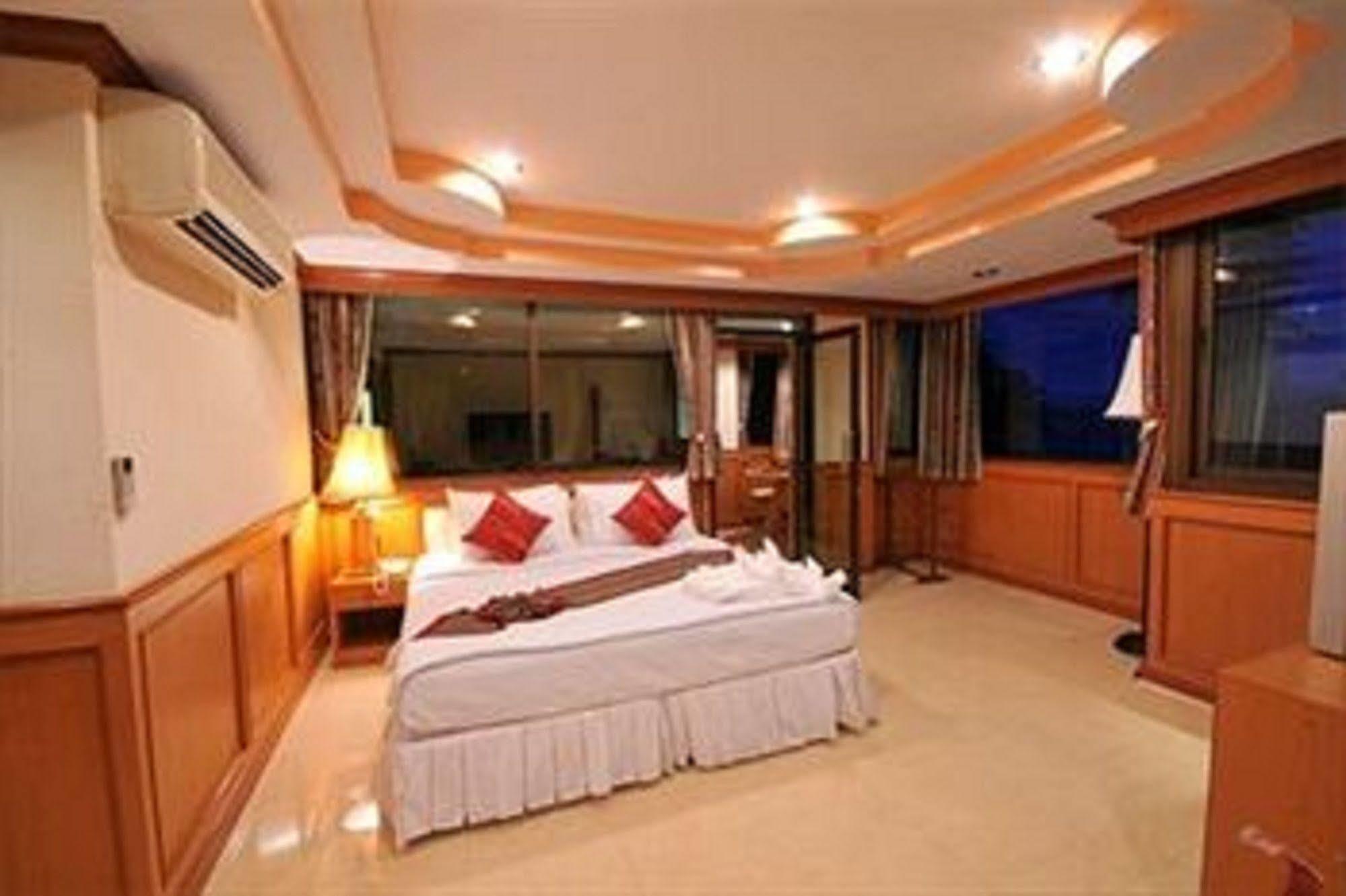Grand Sea View Beach Resotel リパノイ エクステリア 写真