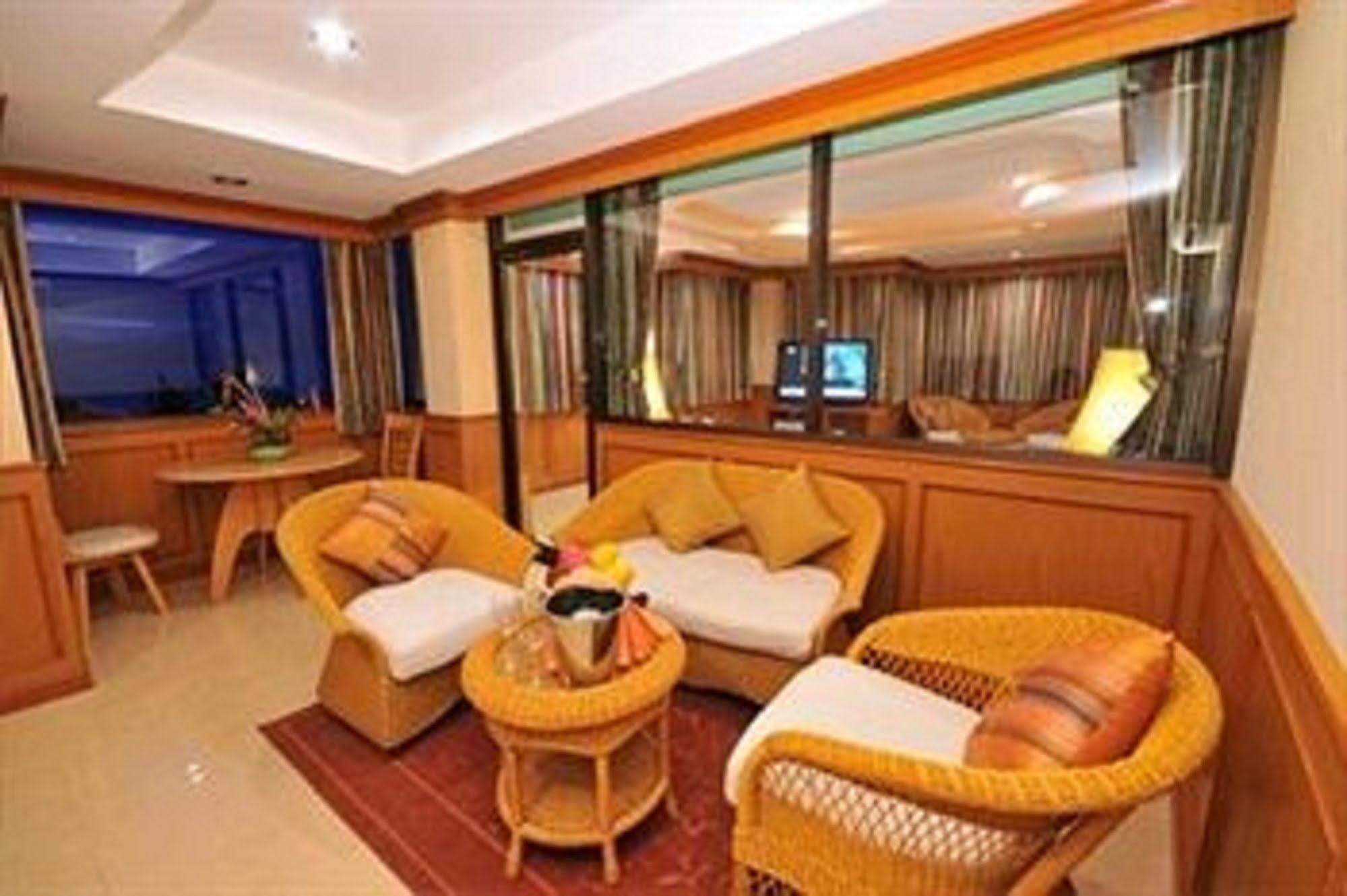 Grand Sea View Beach Resotel リパノイ エクステリア 写真