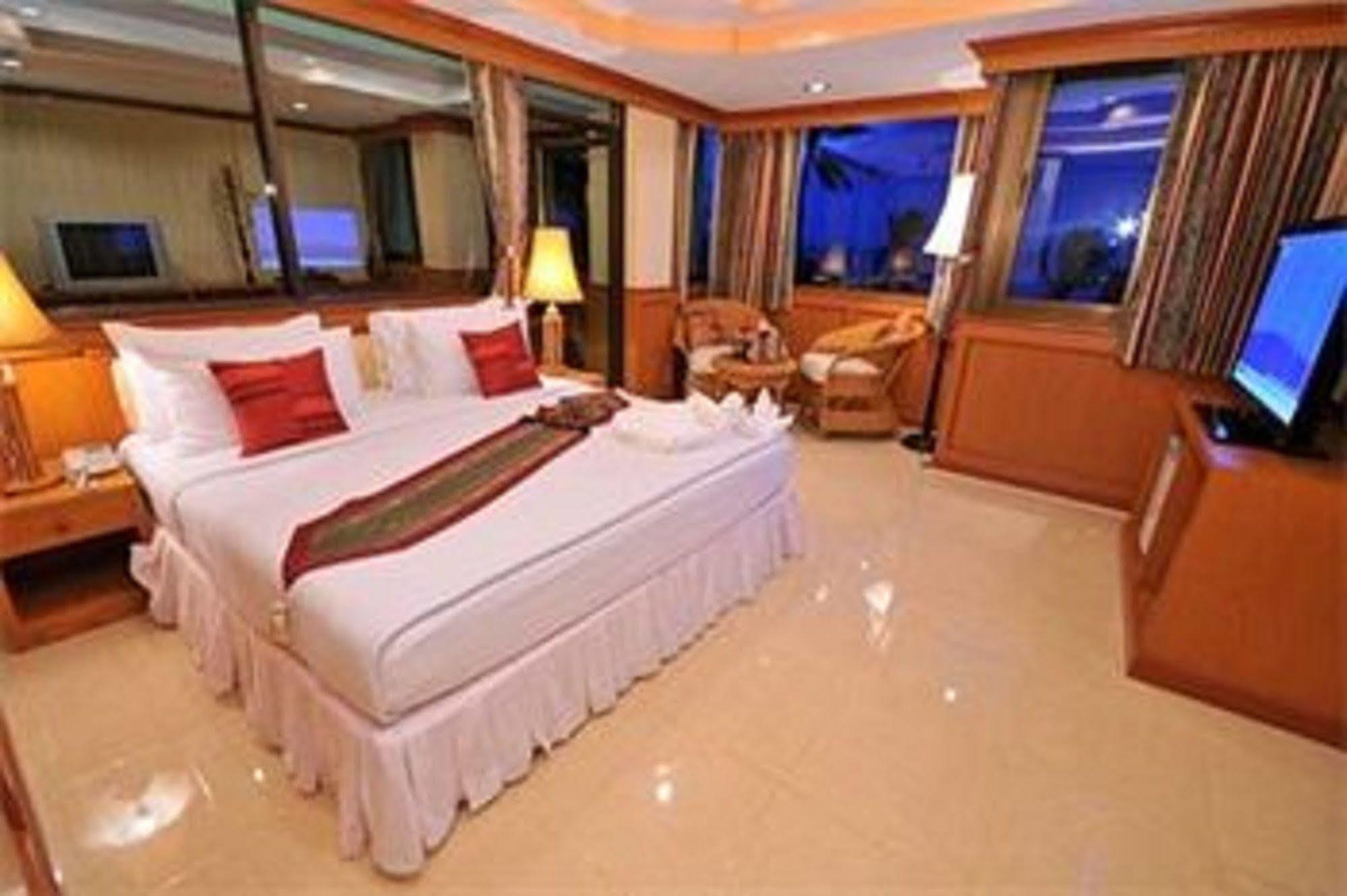 Grand Sea View Beach Resotel リパノイ エクステリア 写真